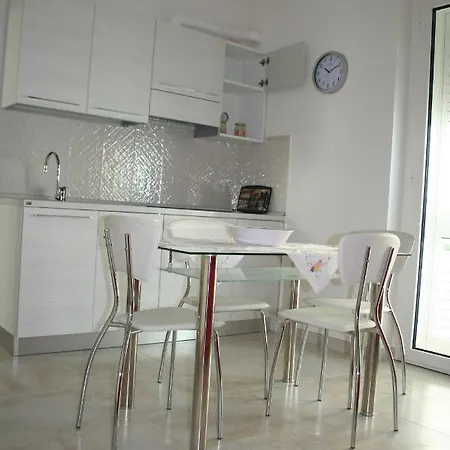 Mare Vicino Al Centro Lejlighed